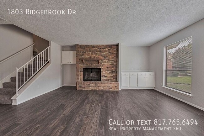 Building Photo - 1803 Ridgebrook Dr