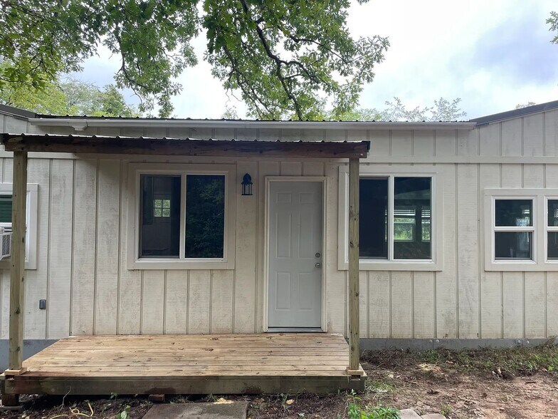 Building Photo - 8192 MO-176