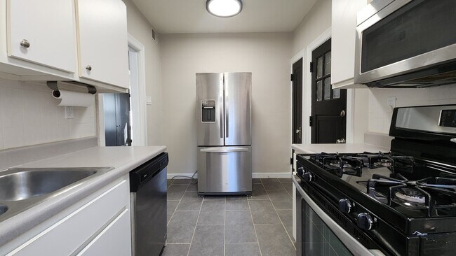 Building Photo - 7553 Byron Pl