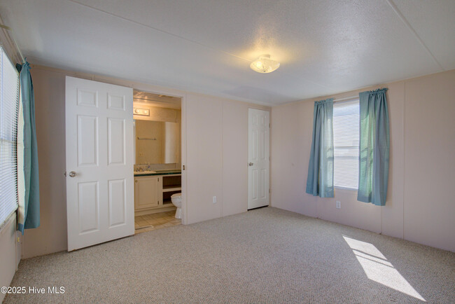 Building Photo - 221 Topsail Rd