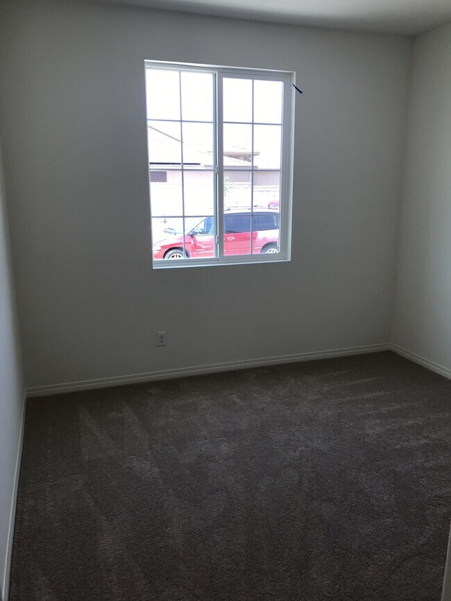 Building Photo - Upgraded Brand new 5 bed home in RiverBend community with spectacular view, Eastvale schools