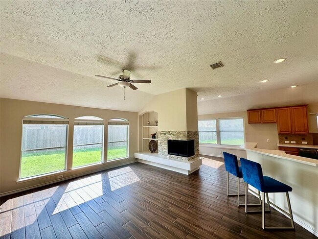 Building Photo - 5035 Chappel Hill Dr