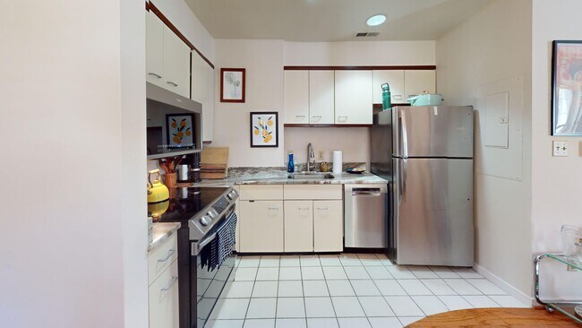 Building Photo - 2114 N St NW
