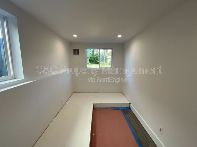 Building Photo - 184 Los Olivos Ave