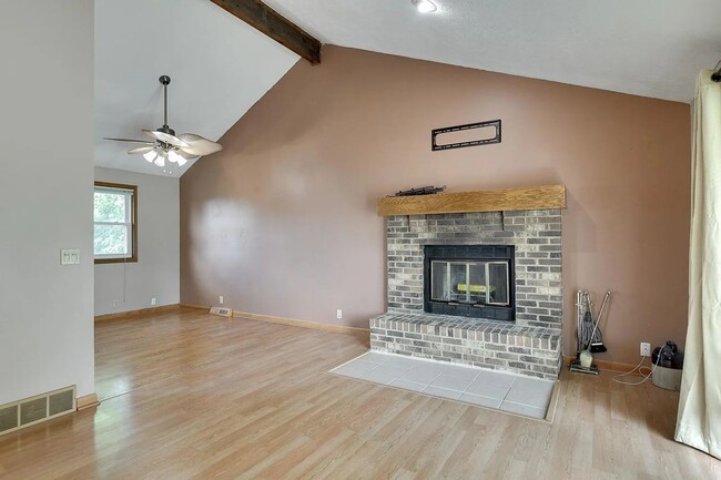 Building Photo - Beautiful Home for Rent in Omaha