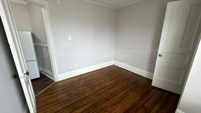 Building Photo - 583 Averill Ave