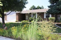 Building Photo - Beautiful home for rent!