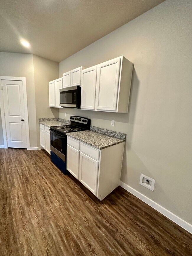 Building Photo - Available July 9th in Highly Desired Harve...