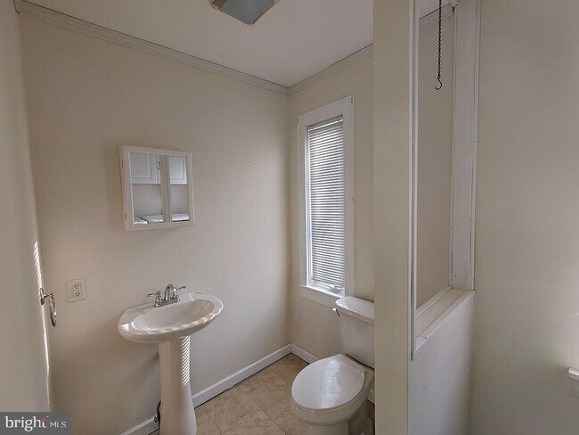 Building Photo - 509 Hallstead St
