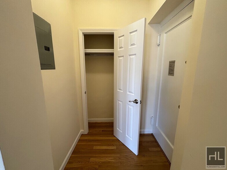 Building Photo - WEST 72 STREET