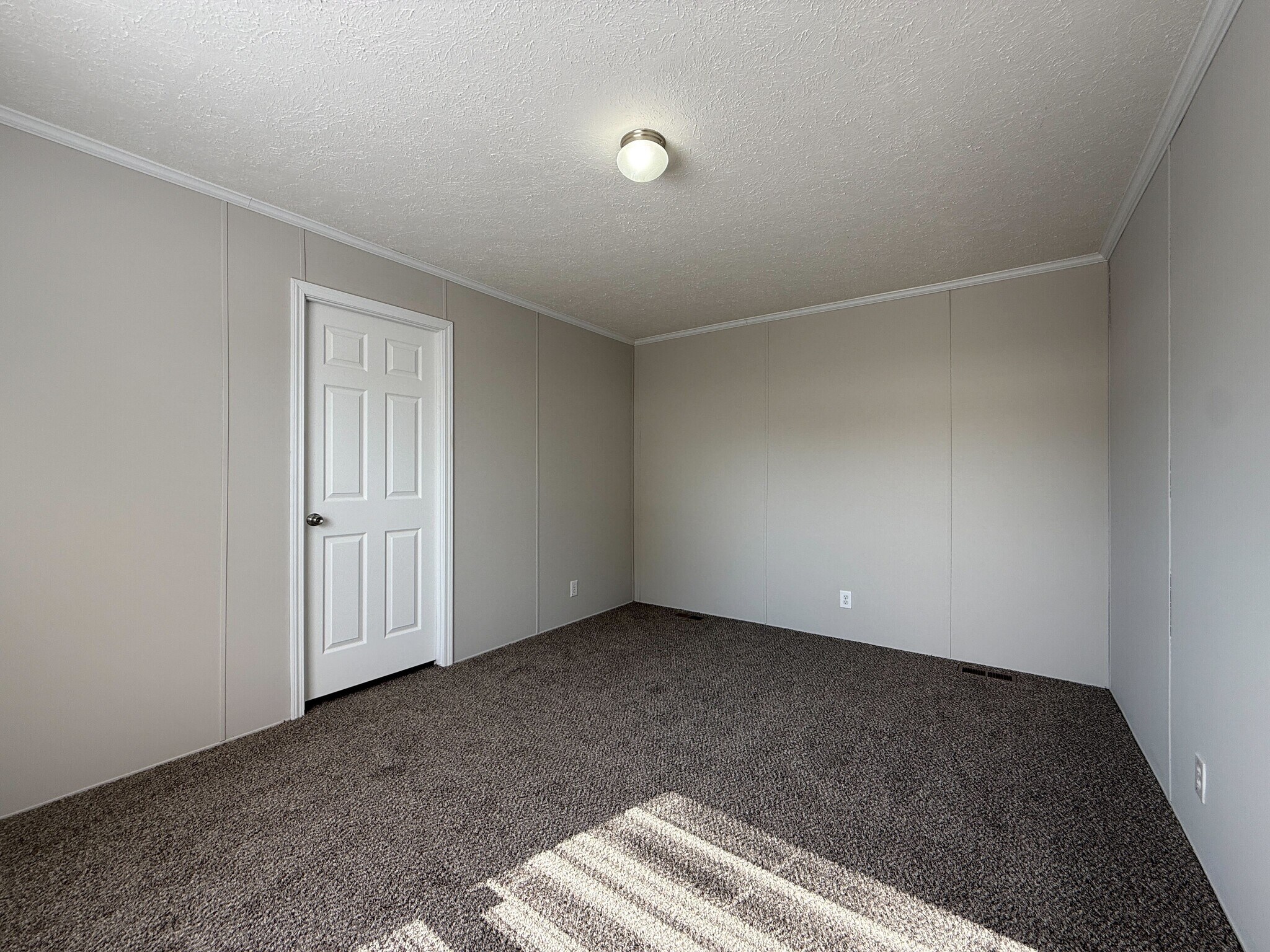 Building Photo - 16137 Normandy St