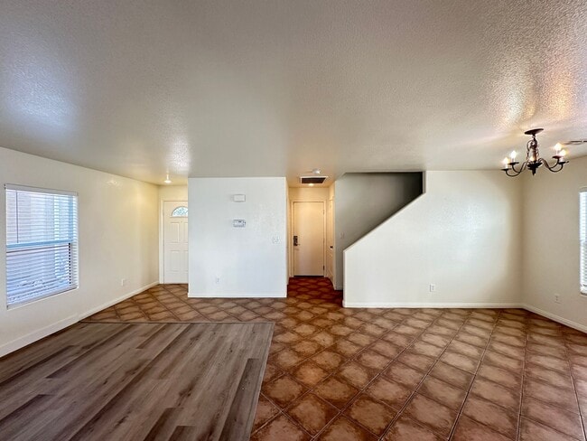 Building Photo - DESERT WILLOWS