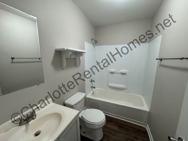 Building Photo - Rocking Chair front porch in Mint Hill!