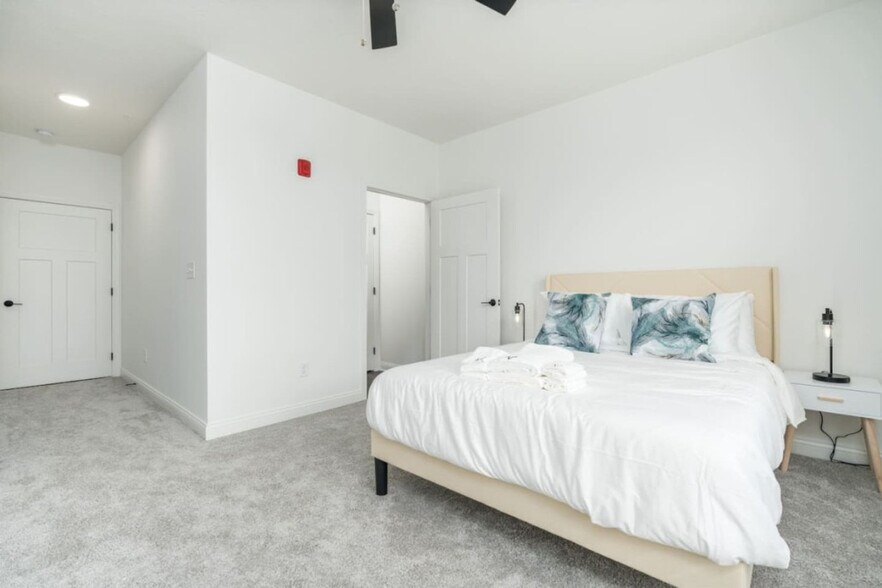 Building Photo - 5821 Elevated Way