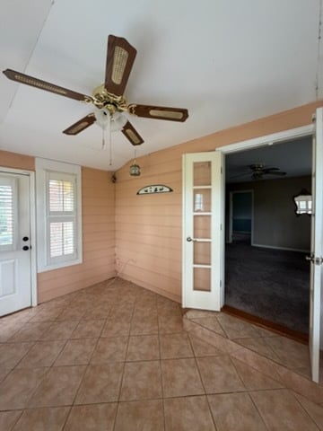 Building Photo - 118 Country Club Dr