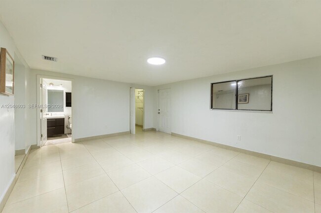 Building Photo - 2610 W 65th St
