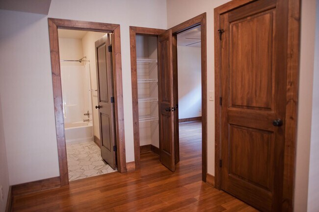 Building Photo - Union Biscuit West - 108