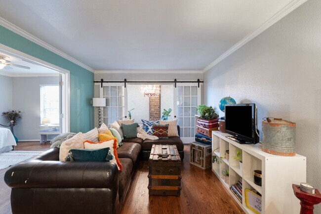 Building Photo - 7575 Katy Fwy