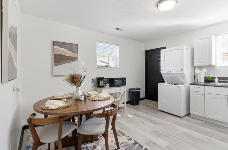 Building Photo - 361 Cherry St