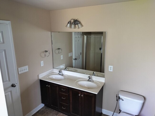 Building Photo - Ready in Raeford