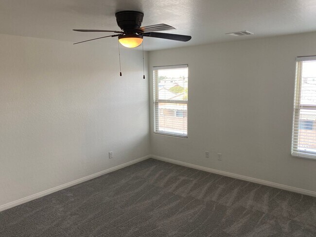 Building Photo - TUSCANY GUARD GATED COMMUNITY. LOTS OF UPGRADES AND HOA AMENITIES