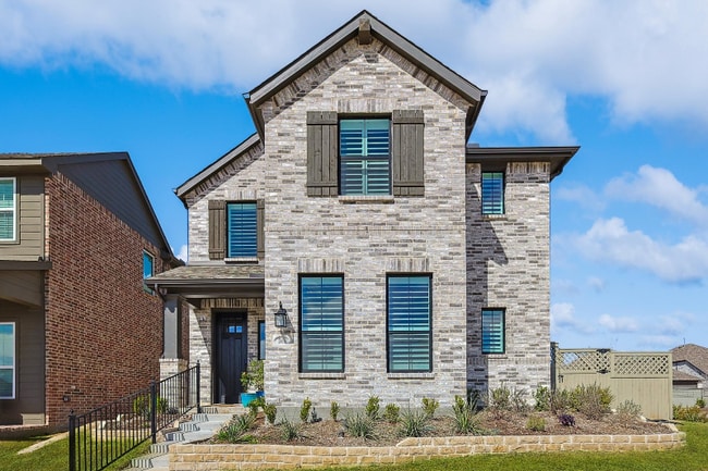 Building Photo - 2400 Elm Pl