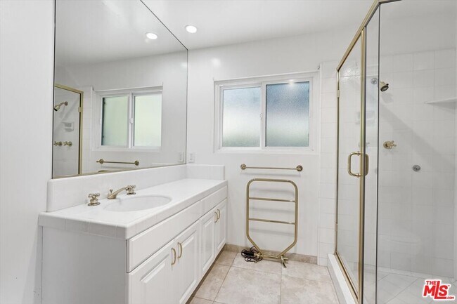 Building Photo - 6460 Via Colinita