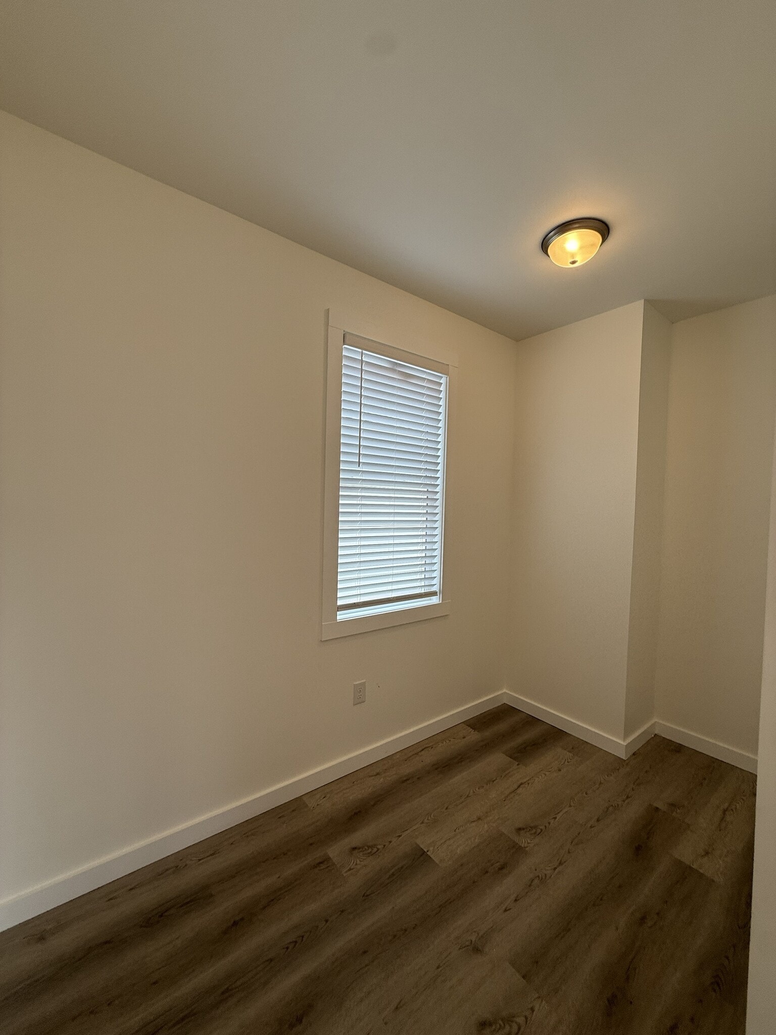 Building Photo - 631 Morreene Rd