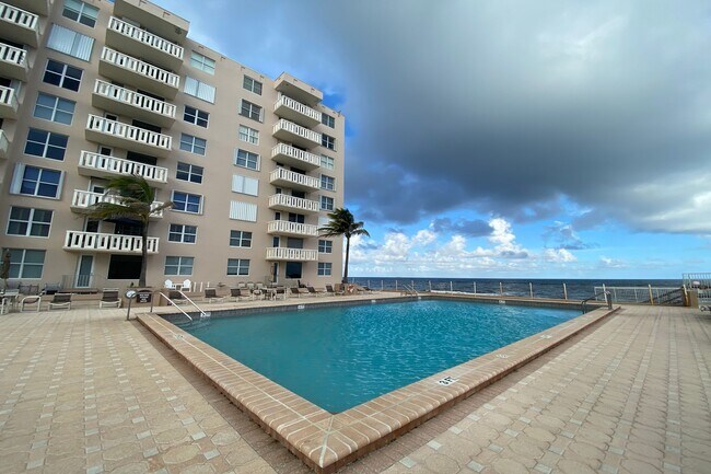 Building Photo - 3450 S Ocean Blvd