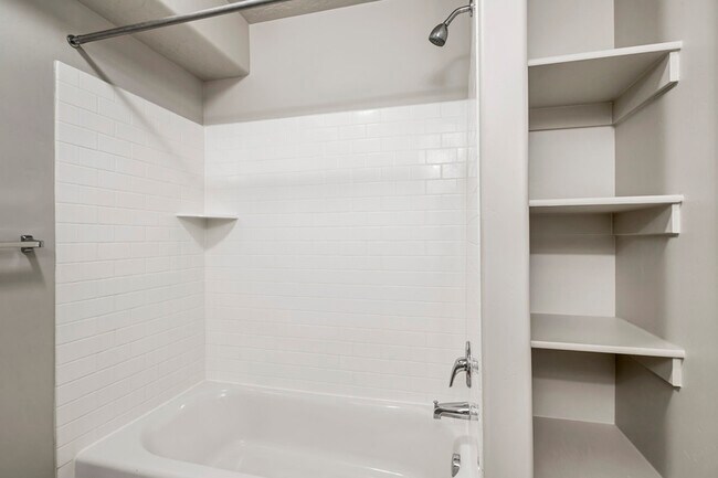 Building Photo - 1081 W 993 N