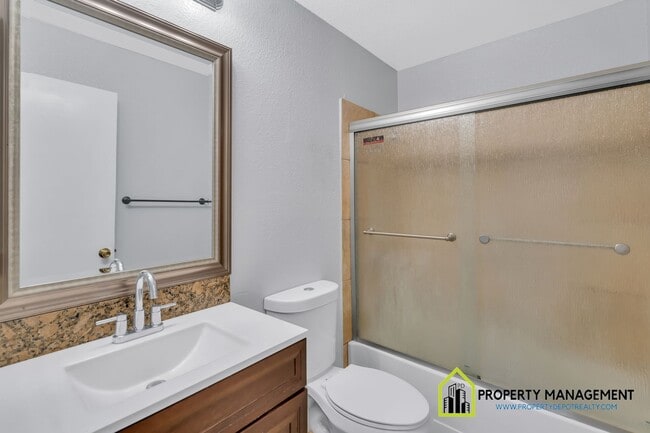 Building Photo - Remodeled 4-Bedroom w/  Large Backyard-AF