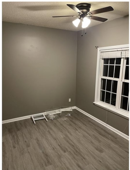 Building Photo - 2441 Bay Harbor Dr