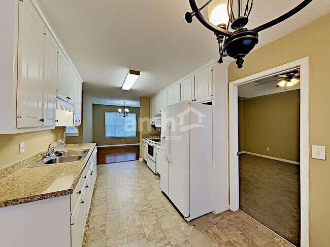 Building Photo - 4101 S Fork Dr