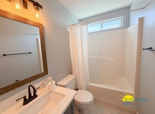 Building Photo - Spacious 4-Bedroom Cul-de-Sac Home Near Eglin AFB & Hurlburt Field!