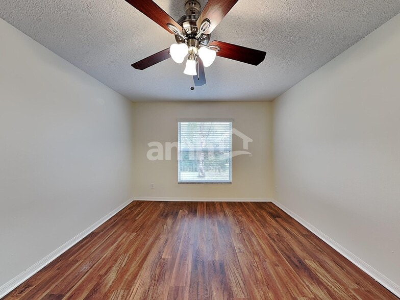 Building Photo - 12241 Woodglen Cir