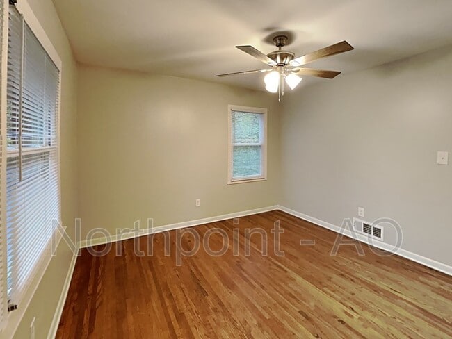 Building Photo - 871 Pineglen Cove