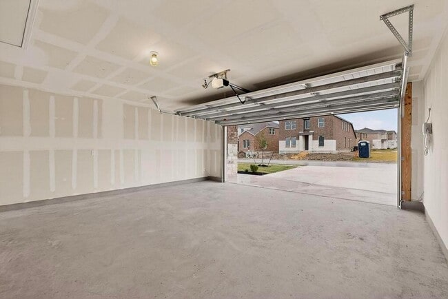 Building Photo - 18014 Lark Sparrow Dr