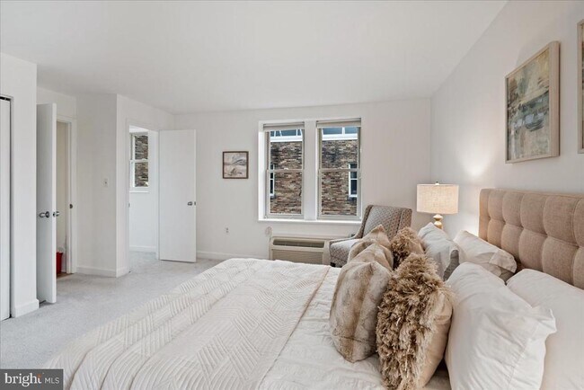 Building Photo - 2440 16th St NW