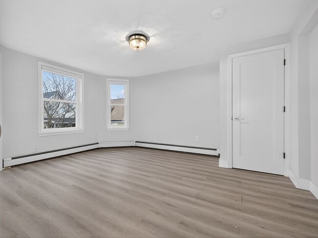 Building Photo - 469 Medford St