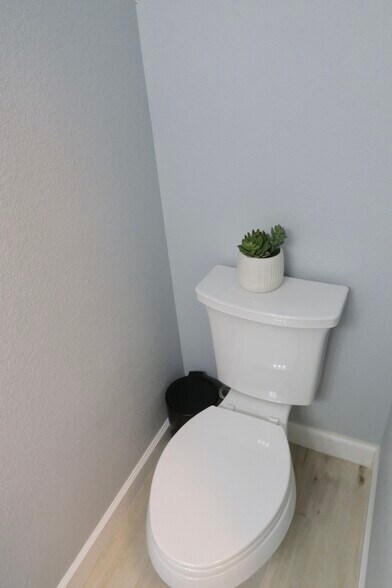 Half bath on main level - 500 Rolling Oak Dr