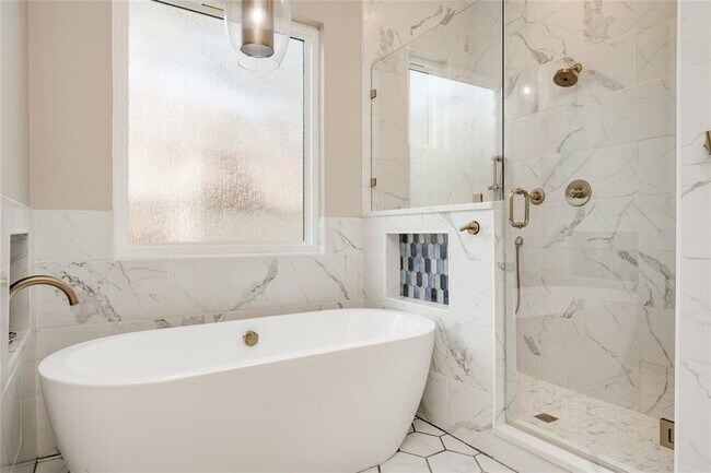 Building Photo - 12600 River Bend