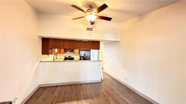Building Photo - 2783 Carnation Ln