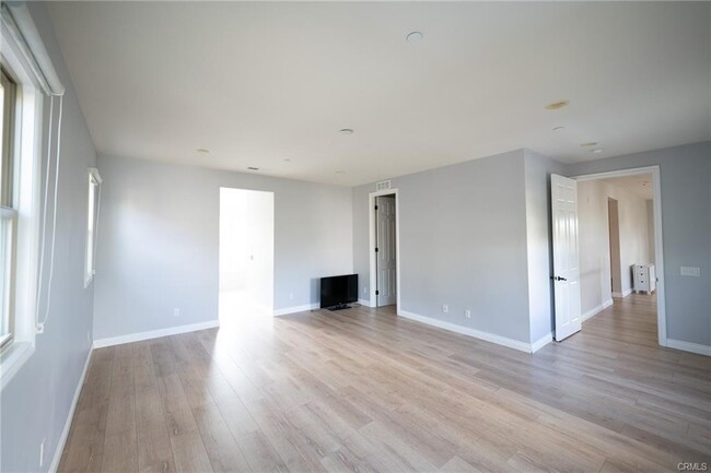 Building Photo - 137 Coyote Brush