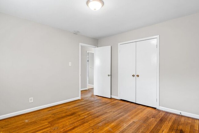 Building Photo - Home off Freeman Mill, Living Room Plus De...