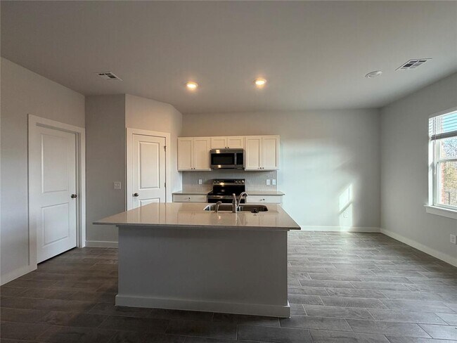 Building Photo - 17861 Lantana Loop