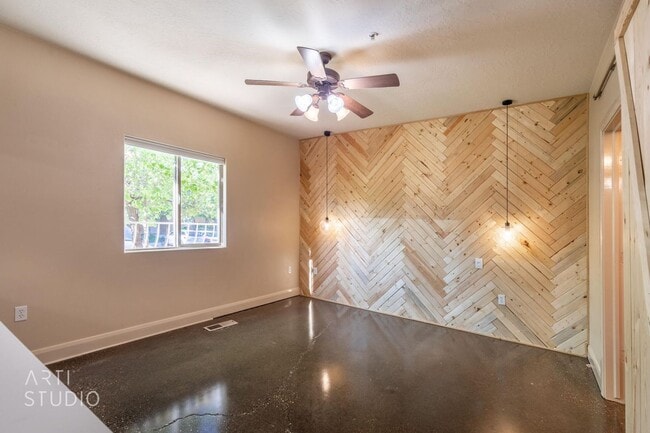 Building Photo - Washington 3 Bedroom Townhome