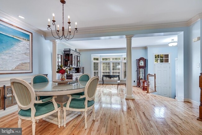 Building Photo - 150 Rees Pl