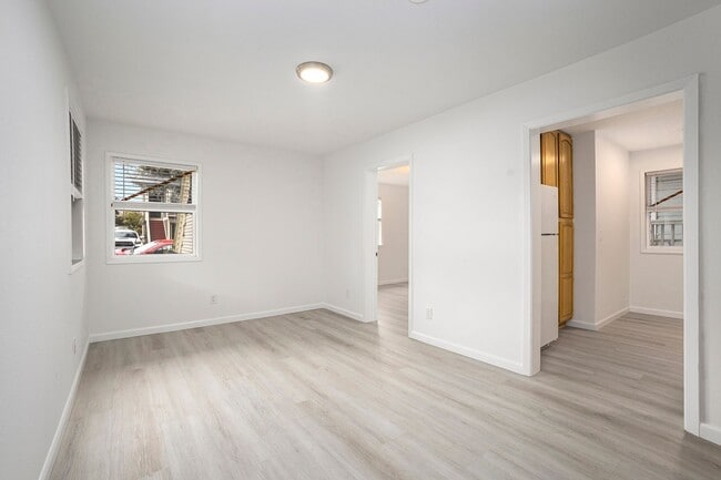 Building Photo - 1712 Stanton St - 2 bedroom | 1 bath | Low...