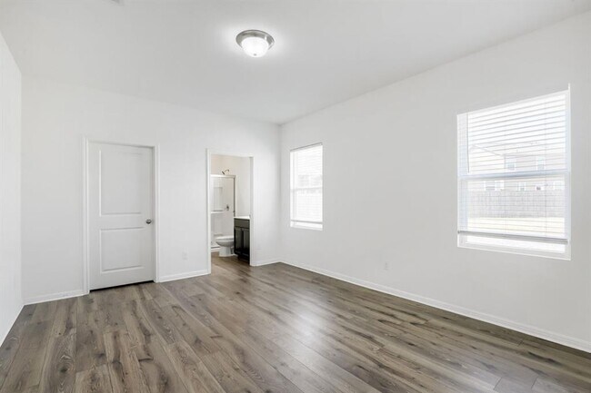 Building Photo - 329 Flower Smith Ln