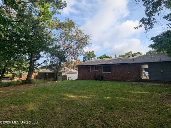 Building Photo - 1319 Stateline Rd W